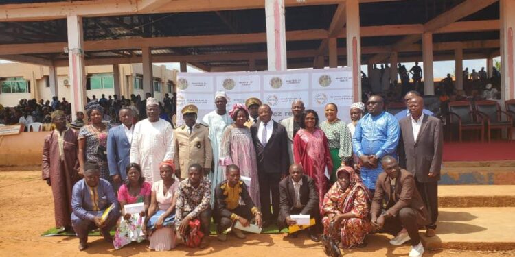 remise des primes à Yokadouma