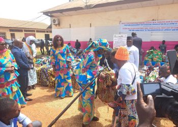 Cameroun:Journée Mondiale de la lutte contre la lèpre: La Première Dame Chantal Biya remet des dons aux malades