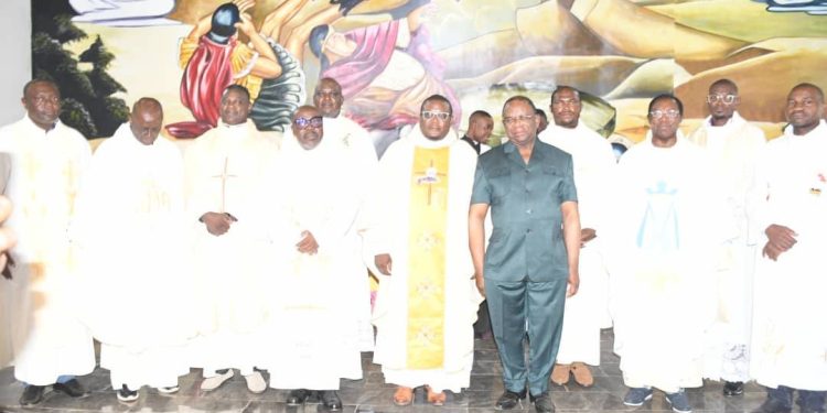Cameroun/Paroisse Sainte Elvire de Nsazomo:L’Abbé Jean Bertrand Mengue Awono installé comme Curé