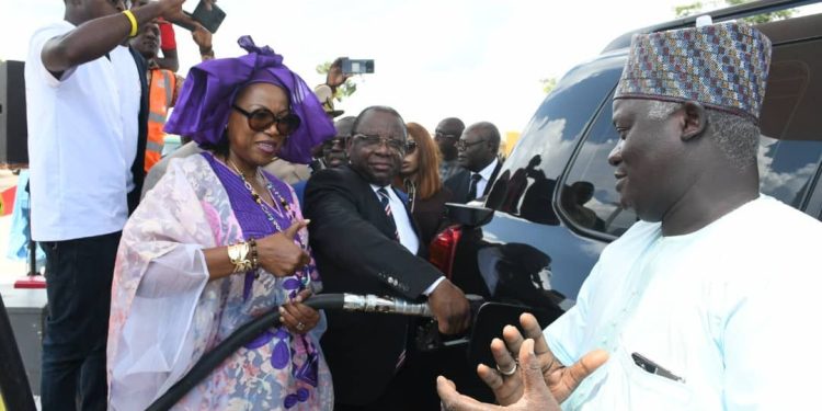 Cameroun:STATION -SERVICE -PILOTE DE MINTA/La bouteille de gaz désormais à 6.835 CFA, le   litre de super à 870 CFA,