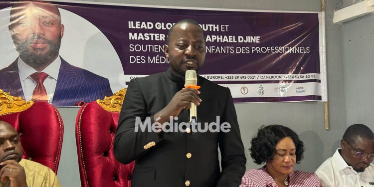 CAMEROUN-LA MUJAC FAIT DES HEUREUX DANS LE MONDE DES MEDIAS:500 élèves ont reçu dans la soirée du vendredi 11 septembre 2026 à Yaoundé des bourses scolaires .C ‘était à l’initiative de la Mutuelle des Journalistes et Associés du Cameroun (MUJEC) ,