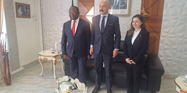 CAMEROUN-TURQUIE-VISITE D&rsquo;ADIEU DE S.E VOLKAN OSKIPER AU MINISTERE DU COMMERCE